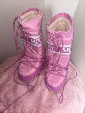 Pink Women's Moon Boots